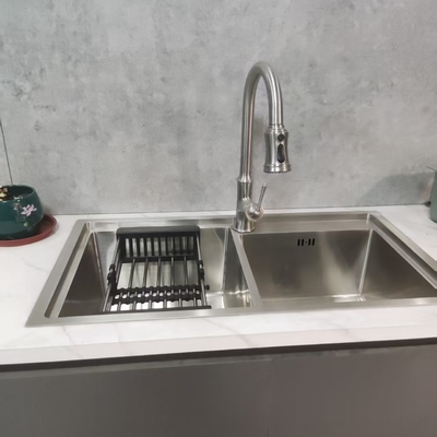 Adjustable Speed Stainless Steel Kitchen Sink with Rack